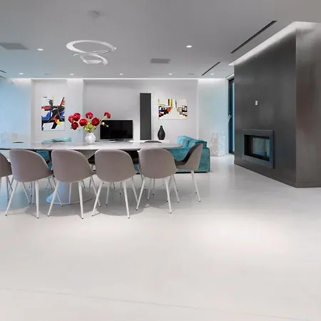 Lucy Holiday home
